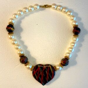 Modern Heart Necklace with Pearl-Look Beads